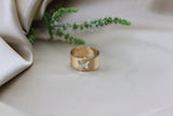Ring Goldfarbe mit schmetterling