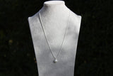 Elegante Silberkette mit Kugel und künstlichen Perlen für Damen - Schlichter Stil