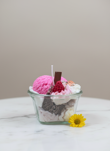 Handgegossene Beeren-Duftkerze in dekorativer Schale