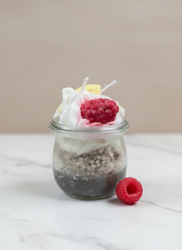 Handgegossene Sojakerze mit Zitronen-Himbeer-Duft im Glas