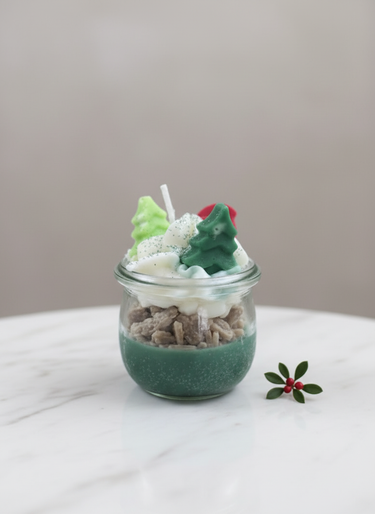 Handgegossene Sojawachskerze mit Waldduft im Glas