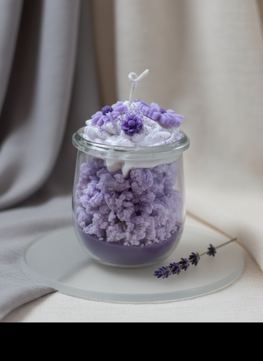 Handgegossene Sojawachskerze im dekorativen Geschenkset