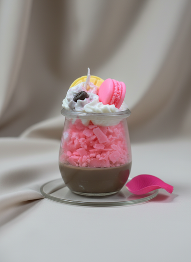 Handgegossene Macaron Duftkerze im stilvollen Dessertglas Geschenkidee für Freundin