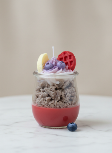 Handgegossene Duftkerze in einem veganen Waffelglas