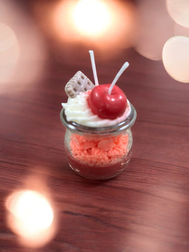 Handgegossene Duftkerze aus Sojawachs im Glas