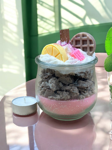 Handgegossene Duftkerze im Glas mit Schoko-Zitrus-Duft