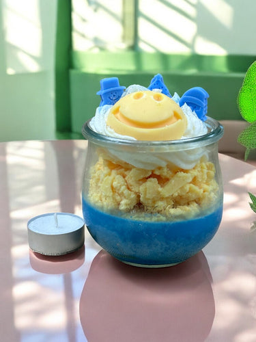 Weiße Duftkerze im Glas mit Schraubdeckel