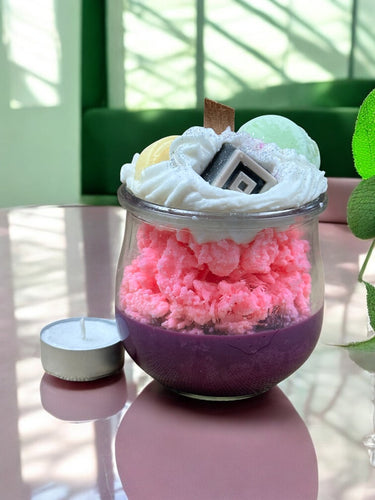 Glas mit handgegossener veganer Sojawachs-Duftkerze