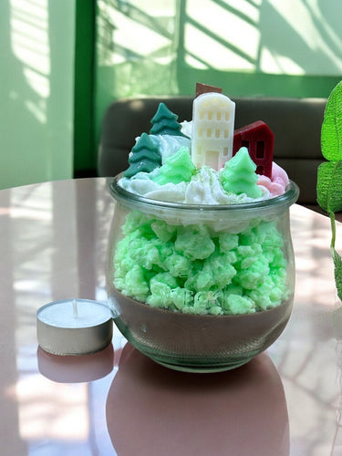 Nostalgische Duftkerze im Glas mit Waldaroma