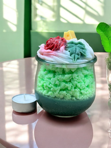 Handgegossene Sojawachskerze im Glas mit Weihnachtsduft