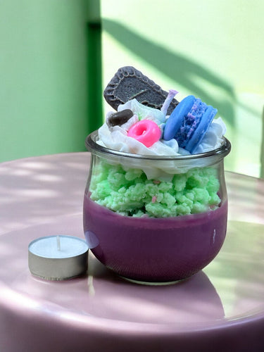 Pastellfarbene Duftkerze aus handgegossenem Sojawachs