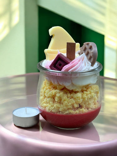 Handgegossene Sojakerze mit magischem Zauberhut-Duft im Glas