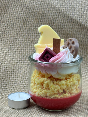 🎩 Zauberhut-Duftkerze im Glas mit Beerennote & Waffel | Modekerzen