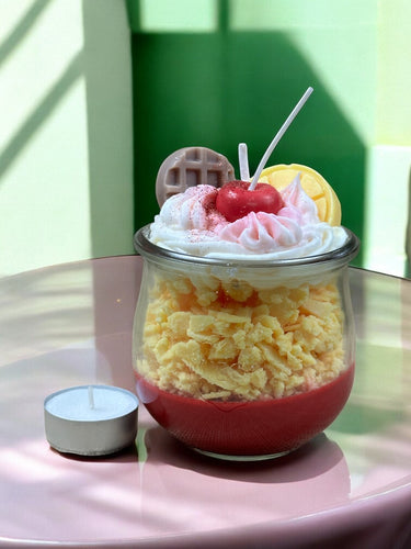 Glas-Duftkerze mit süßem Dessertduft handgegossen