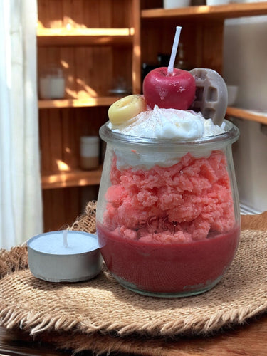 Fruchtige Duftkerze im Dessertglas vegan und handgegossen