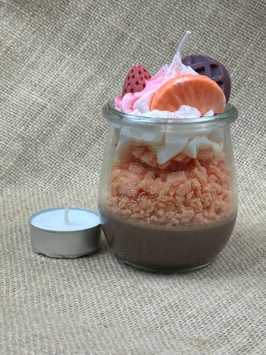 🍊 Erdbeer-Orange Duftkerze – Mittelgroße Dessertkerze im Glas | Modekerzen