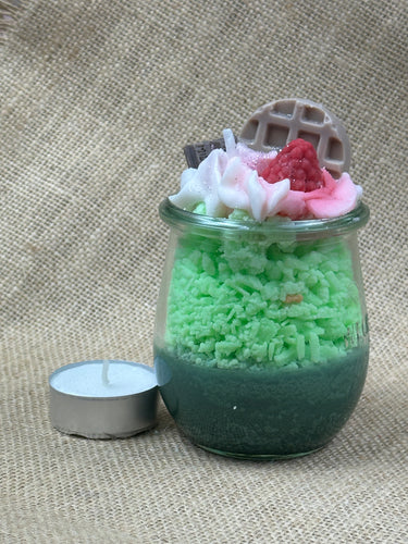 🍃 Raspberry Mint Delight – Mittlere Duftkerze im Dessertglas | Modekerzen