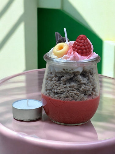 Duftkerze im Glas mit Dessert-Optik