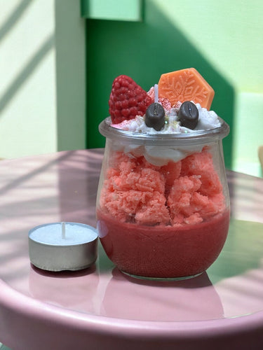 🍓 Frosty Berry Kiss – Duftkerze mit fruchtiger Winterfrische