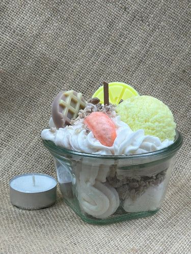 Zitronen-Waffel-Duftkerze in Schale