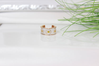 White Flowers Ring