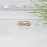 Ring Goldfarbe mit viel steine