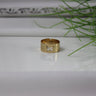 Ring Goldfarbe mit schmetterling
