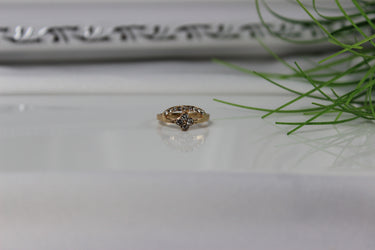  ring mit bluemen steine