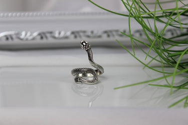 ring mit schlange motiv