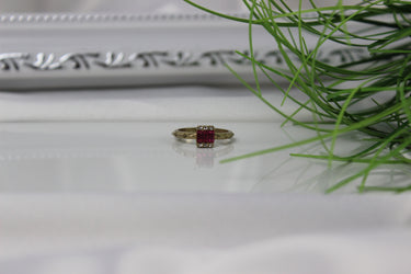 ring mit rose stein