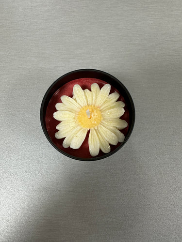 Wunderschöne Geschenkkerze mit Wachsblume Gelb