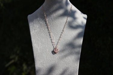 Elegante Herzförmige-Goldplatte mit Strass-Anhänger Halskette für Damen