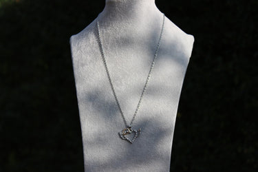 Einfacher Stil Herzform Flügel Metallkette Silber plattiert Damen Anhänger Halskette