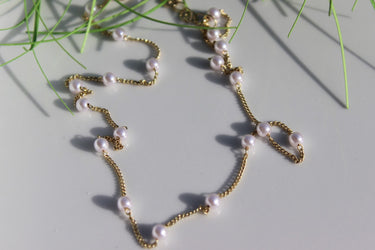 Elegante Damenringkette - das ultimative Schmuckstück für Stil und Eleganz
