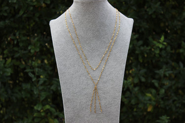 Verführerische, vergoldete Halskette mit Tassel-Detail - Der perfekte Schmuck, um Ihre Eleganz zu unterstreichen