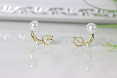 Übertreibener moderner Stil: Blumenmetall Inlay Ohrstecker für Damen