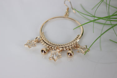 Große Kreis-Damenohrringe mit Sternen und Kugeln - Schmuck mit Charme